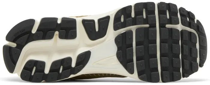 Air Zoom Vomero 5 'Metallic Gold' - Image 3